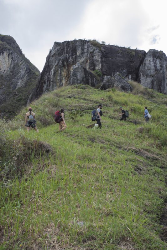 Caminando hacia La Peña