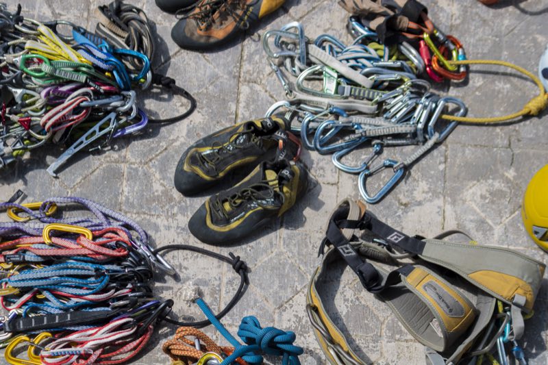 Equipo de escalada